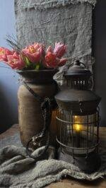 Countryfield kunstboeket Tulip Greigii 30 cm in landelijke kruik