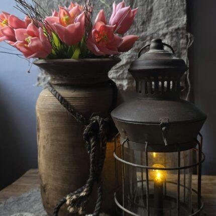 Countryfield kunstboeket Tulip Greigii 30 cm in landelijke kruik