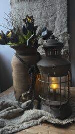 Countryfield kunstboeket Tulip Greigii 30 cm in landelijke kruik