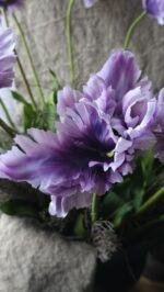 Detail van de bloemkop van de kunsttulp 73cm