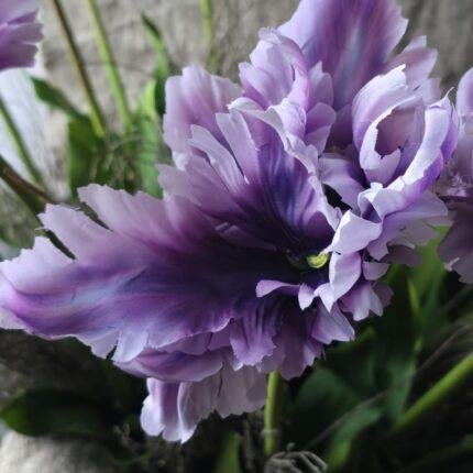 Detail van de bloemkop van de kunsttulp 73cm