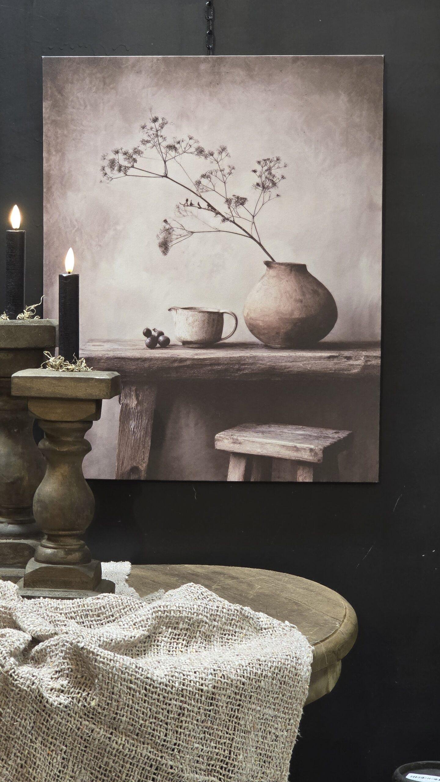 2026/04/JPEG_20260414_190922_652333907501859504-scaled.jpg Canvas schilderij 50x40 landelijk kruik tafel – wanddecoratie stilleven - Afbeelding 1