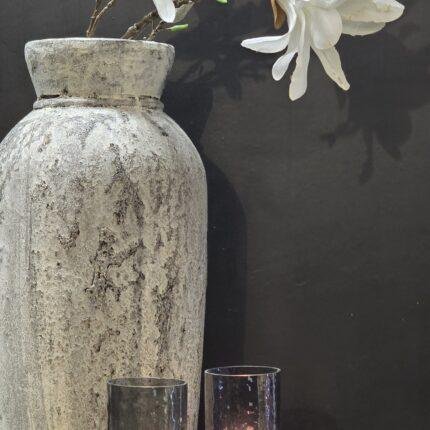 Landelijke vaas crème grijs hoog – stoere kruik pot sober