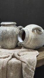 Landelijke kruik met oren crème grijs – kleine pot vergrijsde look