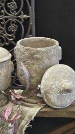 Pot met deksel landelijk – sobere kruik op voet