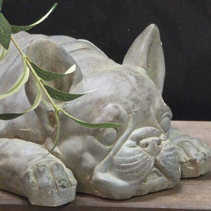 Bulldog tuinbeeld liggend 40 cm – stoere hond decoratie buiten foto 2