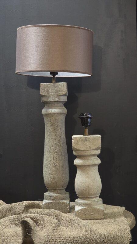 Taupe kleur landelijke baluster lampenvoet foto 2